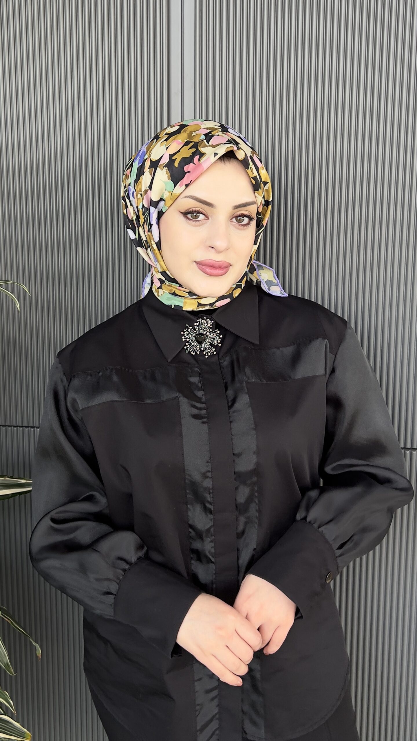 İpekhan Çiçek Desenli Pamuk Eşarp Siyah Lila