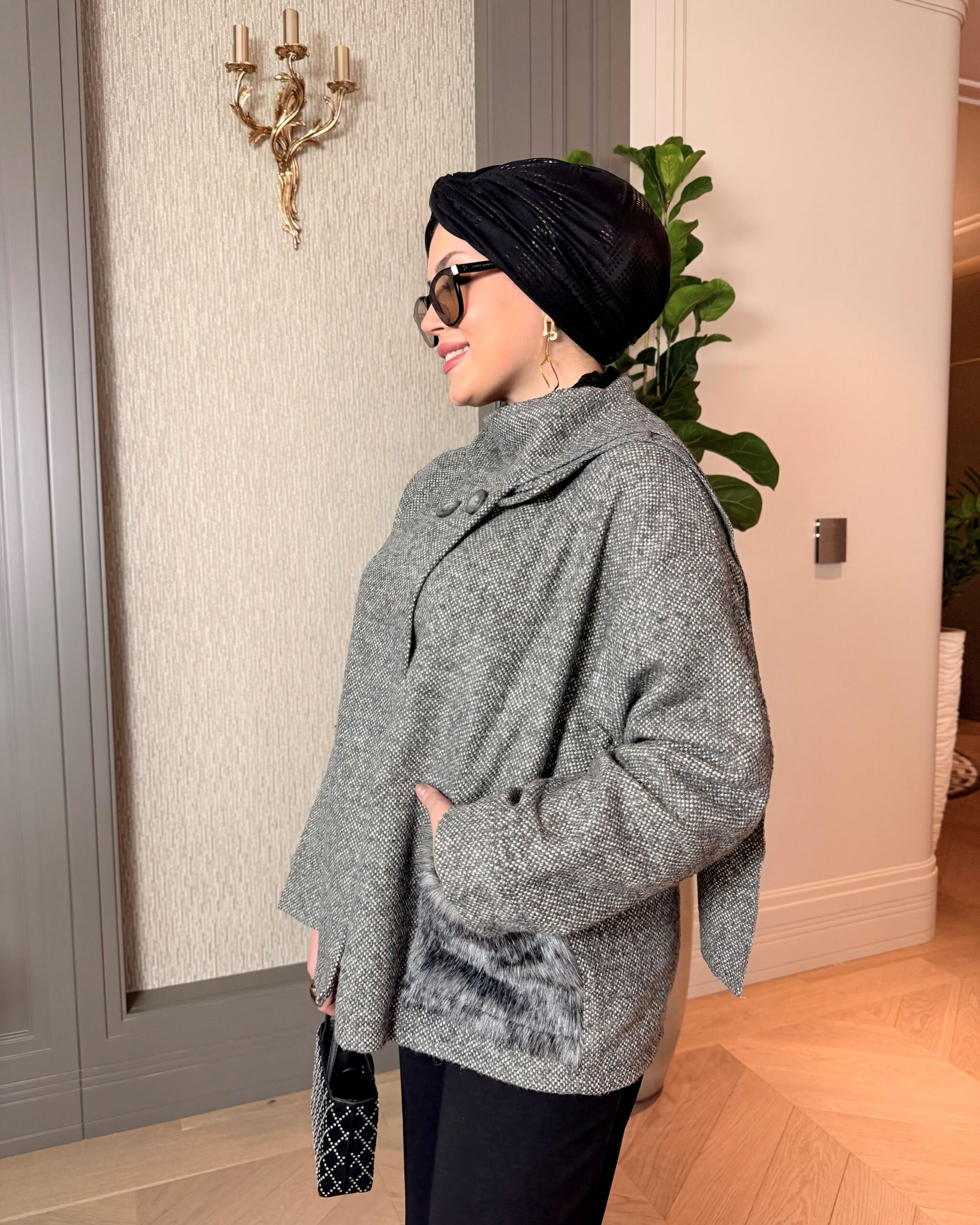 Geometrik Dokulu Çapraz Drape Saç Bonesi Siyah