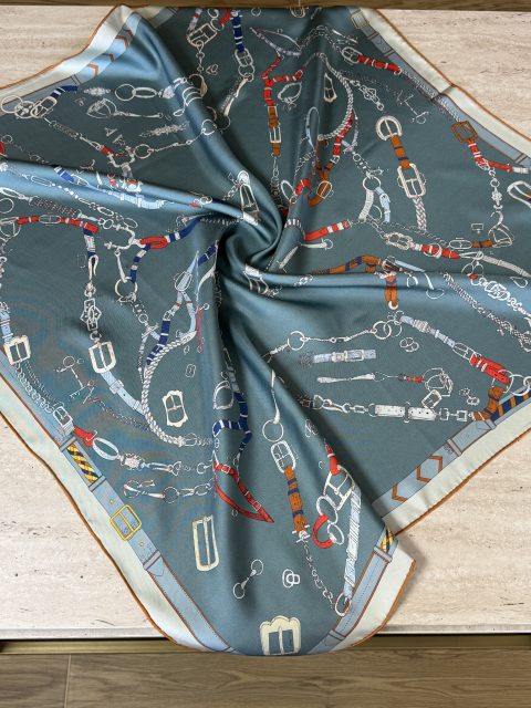 Hermès Paris İpek Eşarp | At Koşum Takımı (Equestrian) Desenli Gri
