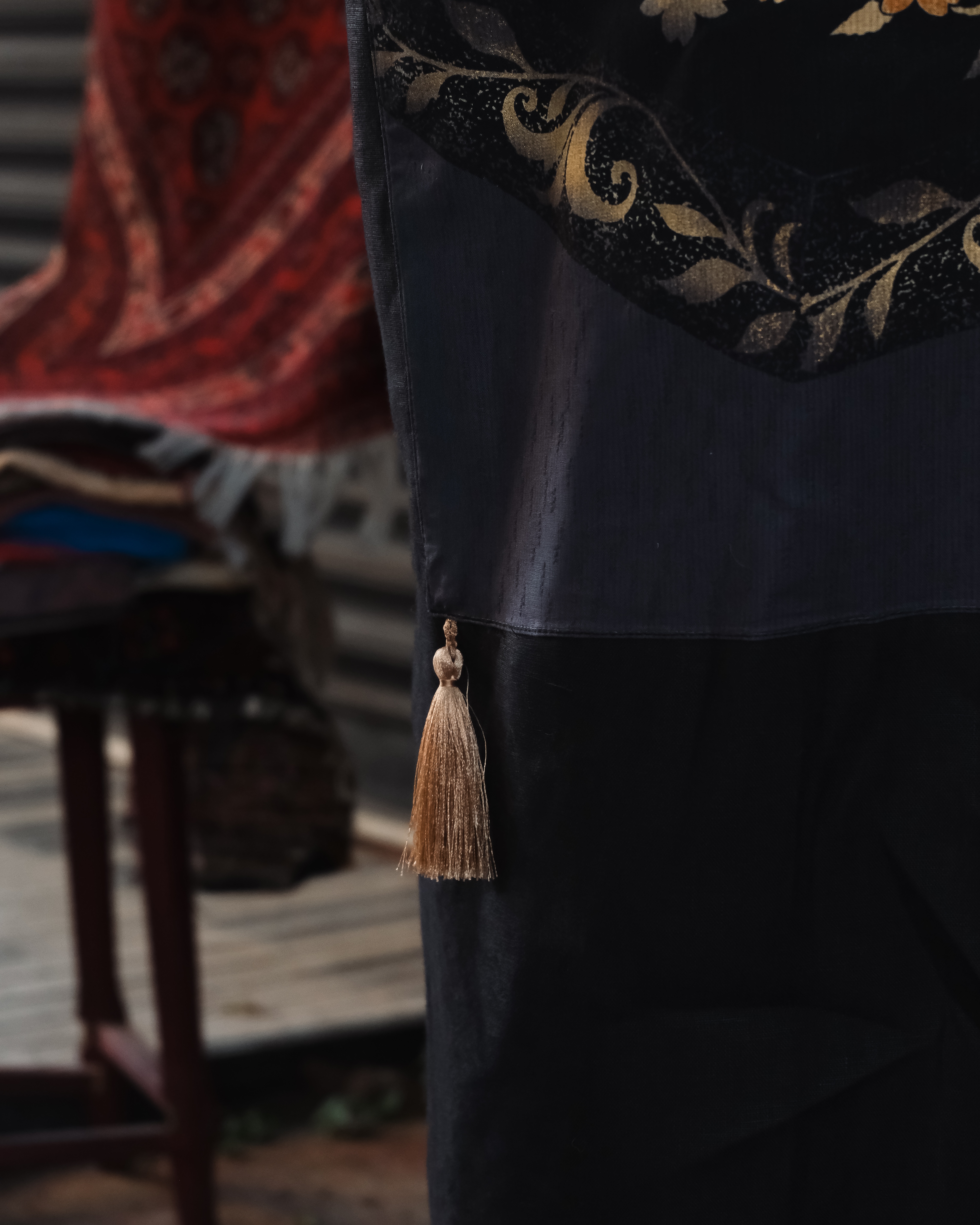 Kadın Keten Sırtı Desenli Püsküllü Ferace - Siyah - Görsel 4